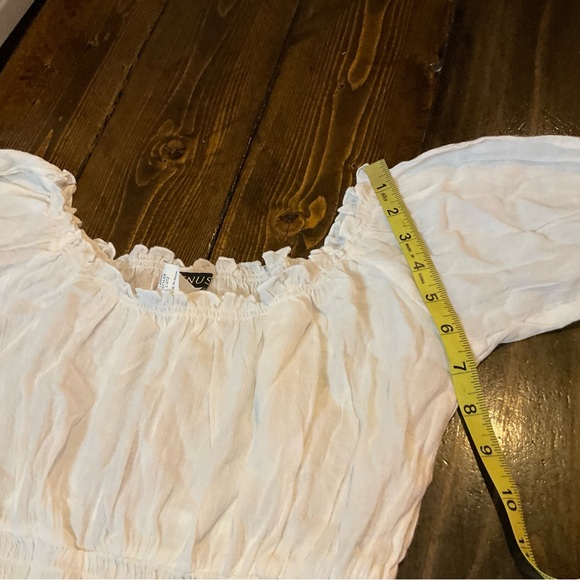 VENUS Classic White Cotton cropped ruched Blouse - Picture 3 of 6